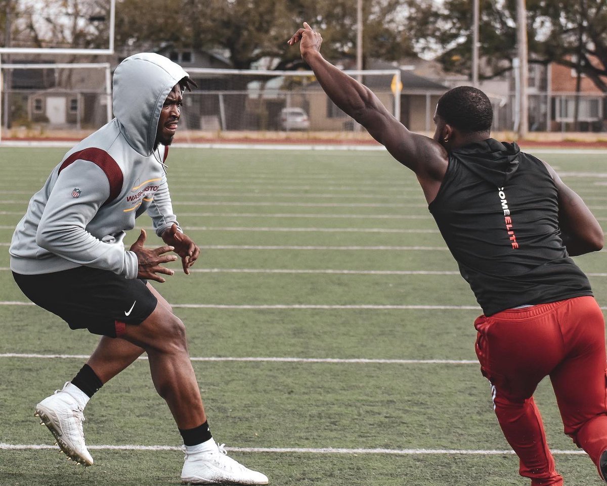 ForwardAthletes's tweet image. “Live in the lead, but work hard like your trying to catch up.” @Scoooota8  #TrainToExcel #BecomeElite