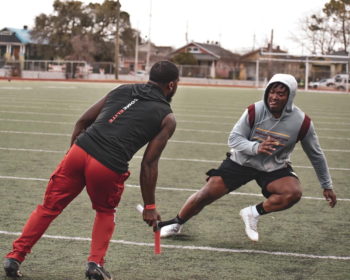 ForwardAthletes's tweet image. “Live in the lead, but work hard like your trying to catch up.” @Scoooota8  #TrainToExcel #BecomeElite