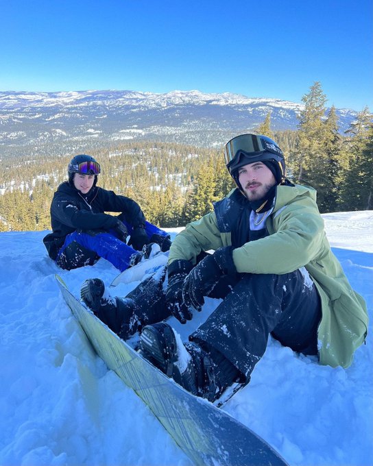 Tahoe trip went well 🏂💨 https://t.co/7LDiXli5bu
