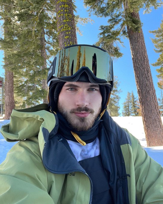 Tahoe trip went well 🏂💨 https://t.co/7LDiXli5bu
