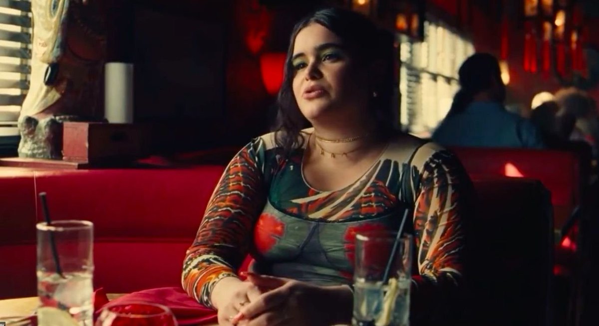 poptime's tweet photo. Segundo rumores, Barbie Ferreira teria saído do set de filmagem 2 vezes depois de brigar com o diretor de 'Euphoria'.

Isso fez com que o mesmo cortasse 70% de sua aparição e fazendo ela protagonizar a pior cena da temporada! https://t.co/uFECCP63iQ