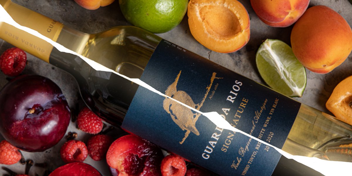 guarda_rios's tweet photo. Tinto ou branco, eis a questão. 
A nossa sugestão? Escolha os dois.

#guardarios #guardariosàmesa #naturalmentealentejano #vinho #wine #alentejo #vinhosdoalentejo #vinhosdeportugal #portuguesewines #foodpairing #wineoclock #winelovers #winetime #weekendwine https://t.co/cVHTG1KkzV