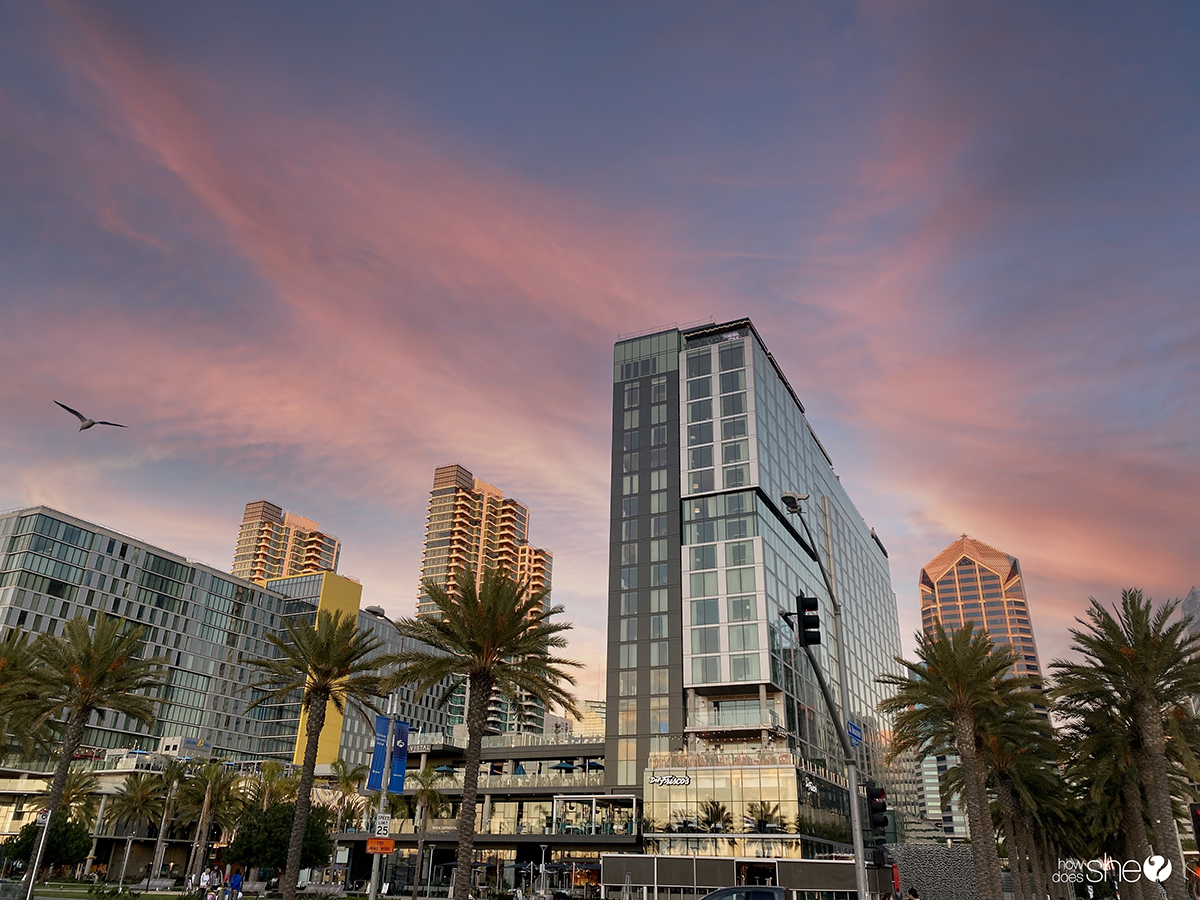 howdoesshe's tweet image. Not a bad way to watch the sunset. @IHGhotels @InterConHotels San Diego. #ad bit.ly/3JBdBb7 #experienceIHG