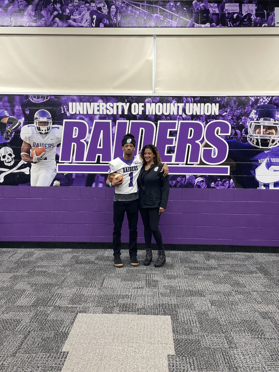 Dam1enFortsonJr's tweet photo. Had a great official visit at @MountUnionFB I’d like to thank @CoachGeoffDartt and @CoachKyleMiller for the opportunity!! #GoRaiders https://t.co/Gki8loQMlf