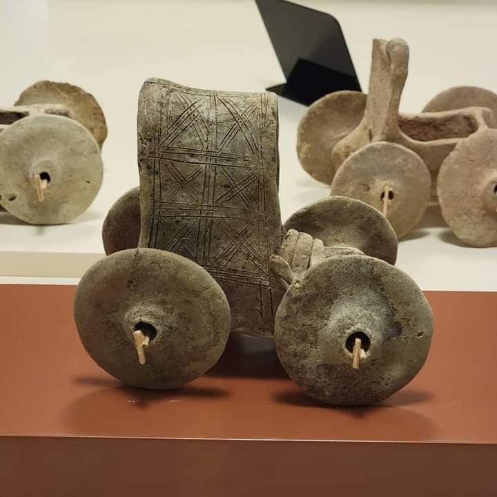 UrfaGuide's tweet photo. 5000 year old toy chariot found in Sogmatar,Southeastern Anatolia Turkey. https://t.co/3bO2YeSVWi