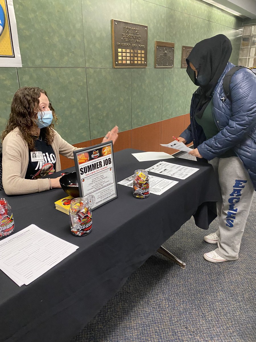 ihscareercenter's tweet photo. Thank you @RocRedWings for being our Future Friday guest today ! #frontierfield #concessions #summer #jobs @WestIrondequoit @IrondequoitHS https://t.co/haWG9Lx4Td