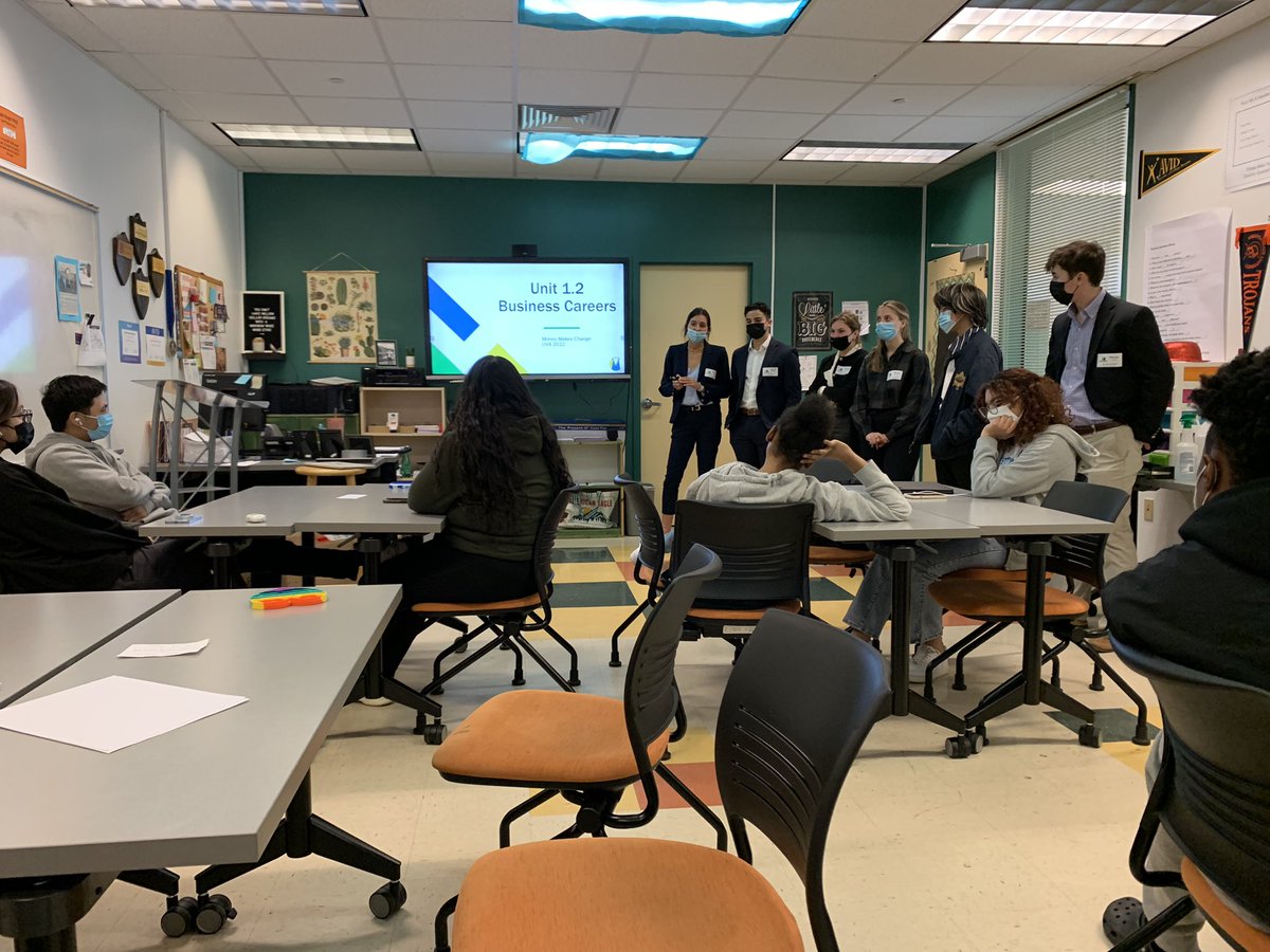 BlackKnightAVID's tweet photo. Our AVID Seniors working on financial literary and business career options with @UVA_Finance. Networking is fun! https://t.co/9cOIHq3eYt