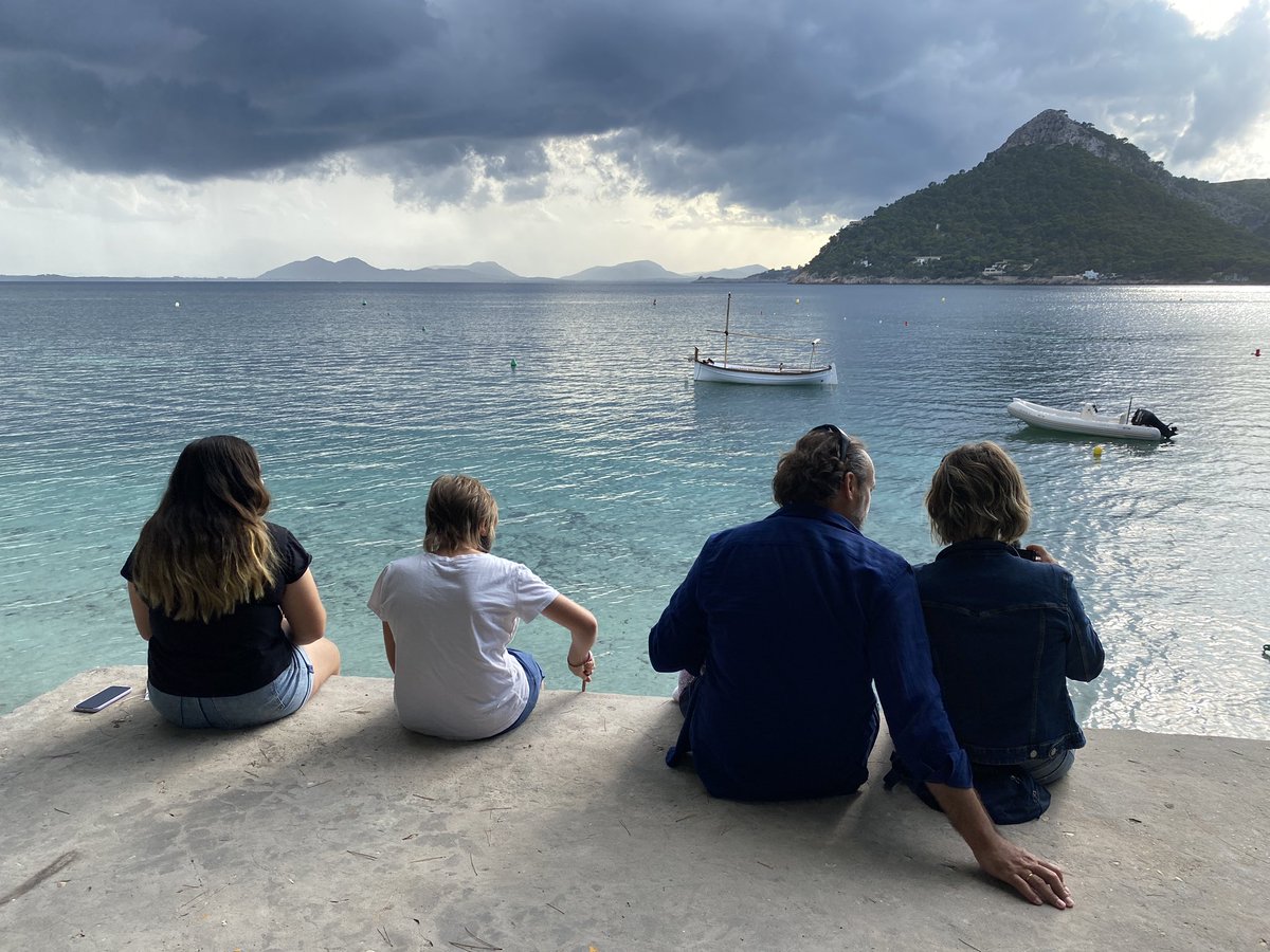 Calas virgenes, aguas cristalinas, salinas, Pescaturismo, fiesta e historia. Así de variadas son las #islasbaleares. Este sábado 18:00 en <a href="/la2_tve/">La 2</a> #familiaenlamochila