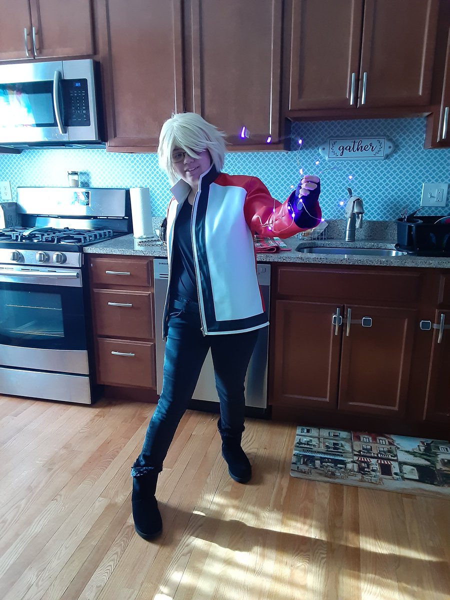 celestia75's tweet photo. I'm going to Katsucon soon dressed up as Rock Howard from #KOF and #Garou! I got the wig to not rub up against my face for once. https://t.co/w2mEh8w43m
