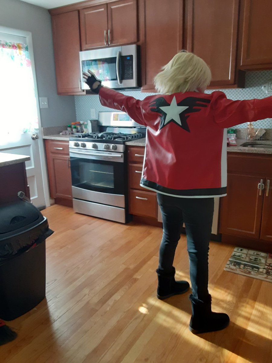 celestia75's tweet photo. I'm going to Katsucon soon dressed up as Rock Howard from #KOF and #Garou! I got the wig to not rub up against my face for once. https://t.co/w2mEh8w43m