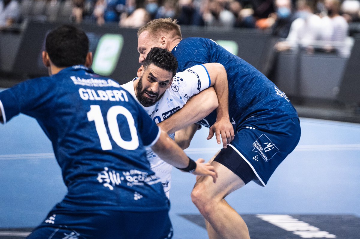 USDKDunkerque's tweet photo. Mi-temps: Une autre volonté que celle affichée face à Limoges mais des immanquables qui laissent les Toulousains à 4 longueurs (13-9). 🔵⚫️
Il faudra tout donner en deuxième mi-temps ! #TOUDUN https://t.co/J4bUNjqyuX