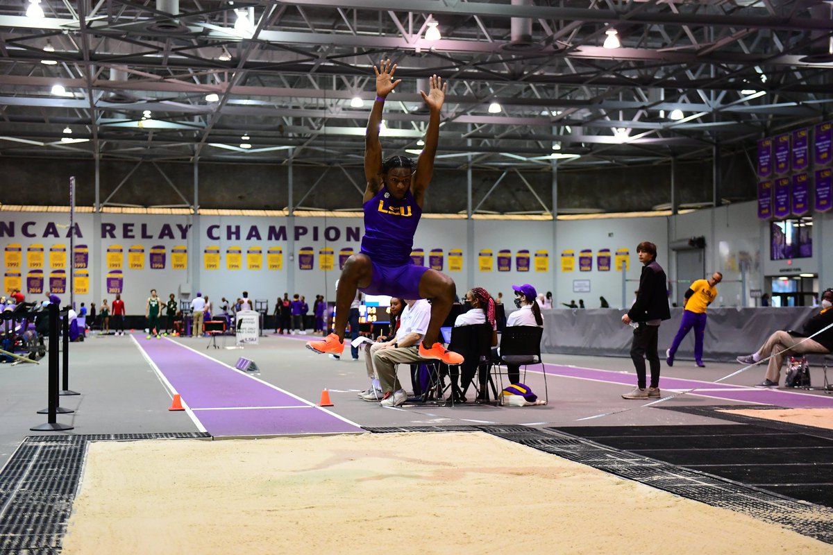 Men's Long Jump

Ji'eem Bullock notches a indoor PR of 24' 10.50" (7.58m) to finish second overall in the long jump!

#GeauxTigers