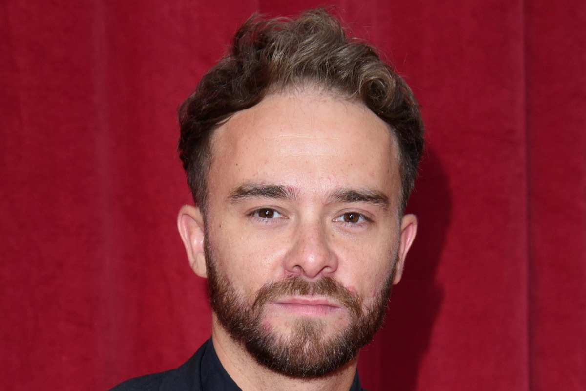Coronation Street’s Jack P Shepherd left red-faced as he admits moment he ‘tapped Hollywood star on the BUM... - The Scottish Sun thescottishsun.co.uk/tv/8453103/cor…