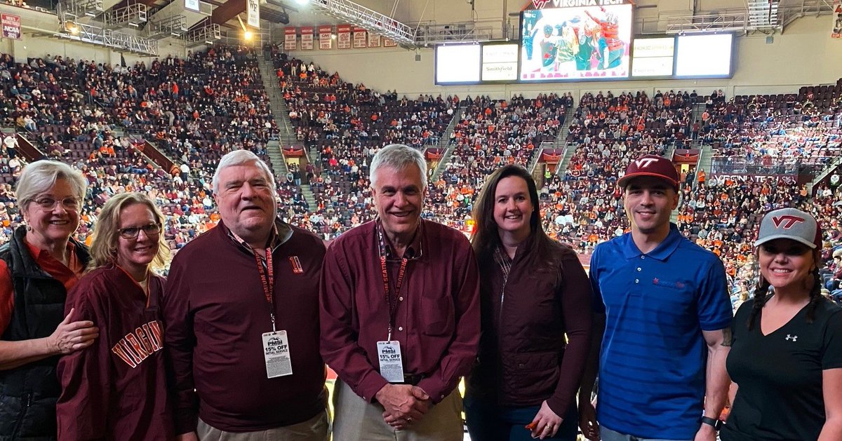 Your Virginia Tech Men’s Basketball team scored 17 free throws against Syracuse during this past Saturday night's game, and that means Freedom First will be donating $1700 to Eastmont Community Foundation! Way to go Hokies! 

#freedomfirst #bankforgood #gohokies #supportlocal https://t.co/3ixNRCpZsJ
