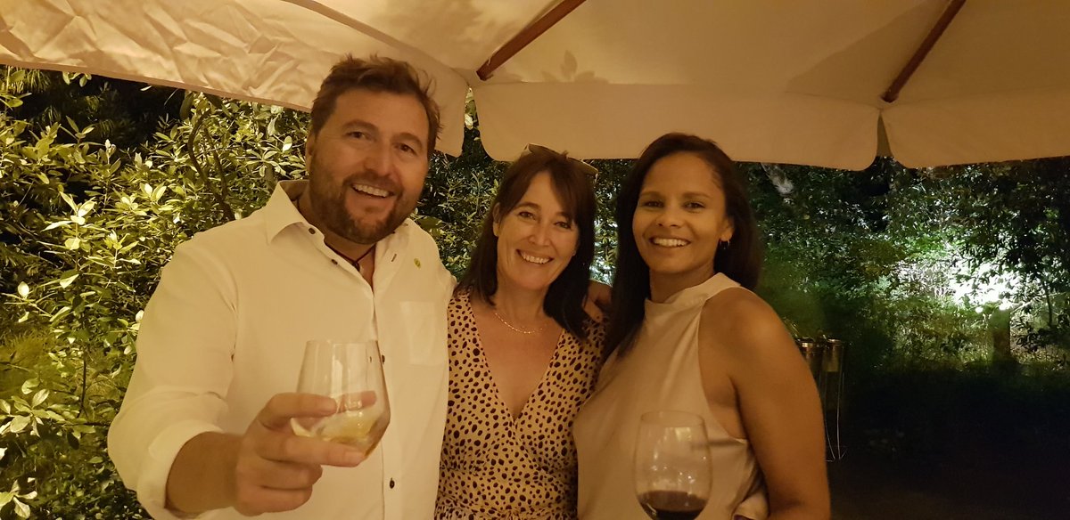 capewinereview's tweet photo. Mike Racliffe, Vilafonte Founder & Partner, Sophia Hawkins, Brand Ambassador and Arlene Mains, Head Winemaker, Seriously Old Dirt
Vilafonté 25th Anniversary celebrations
#southafrica #wine #miguelchan #stellenbosch #vilafonte #worldclass #seriesc #seriesm #seriouslyolddirt https://t.co/oiLLEapgw0