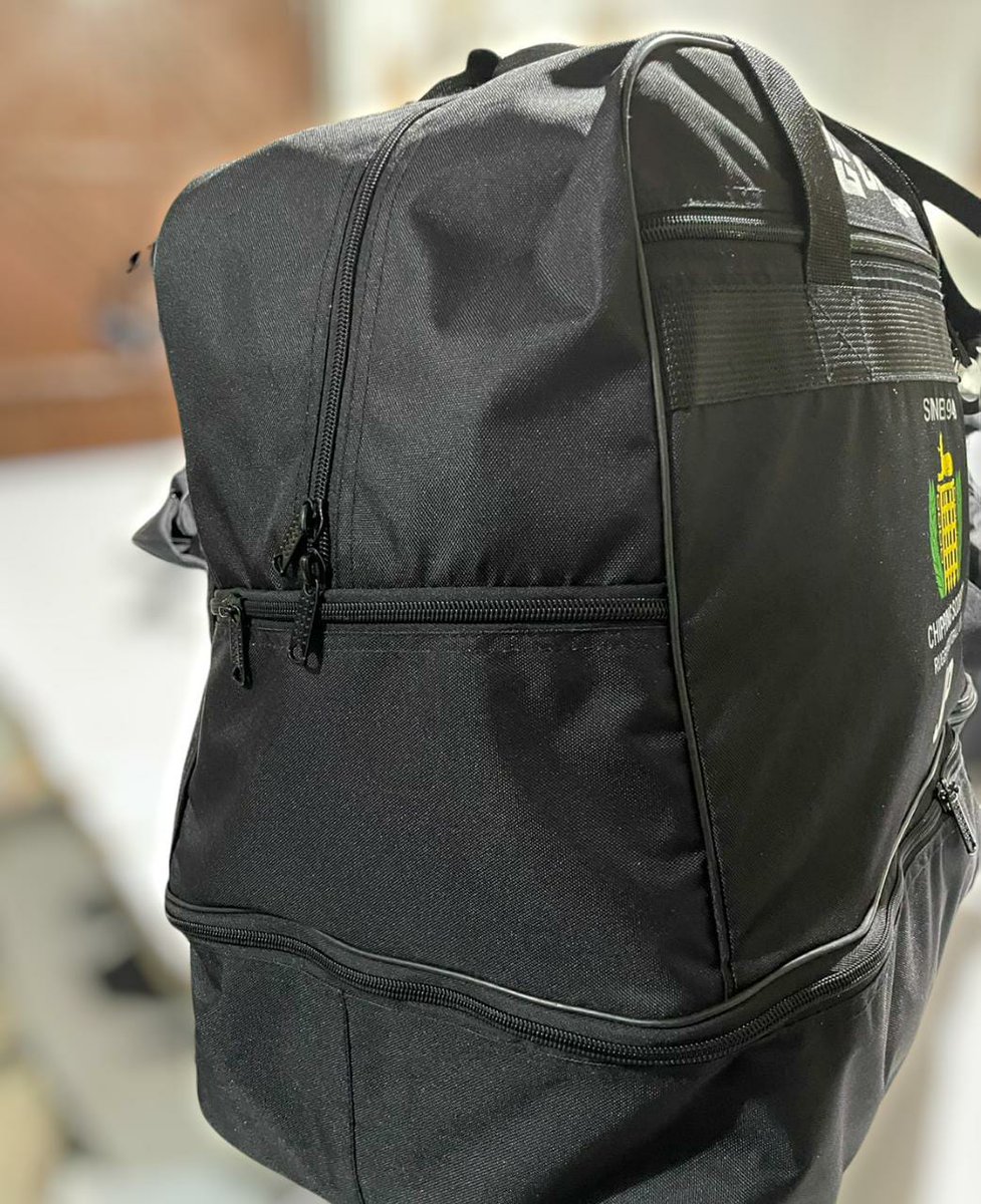 GripActive's tweet image. Gripactive designed a customised kit bag for @CSRFCtweets made with durable materials.

It is a durable and lightweight bag and have a separate compartment in which you can store your shoes.

By just messaging us now you can fully customise your bag according to your preference.