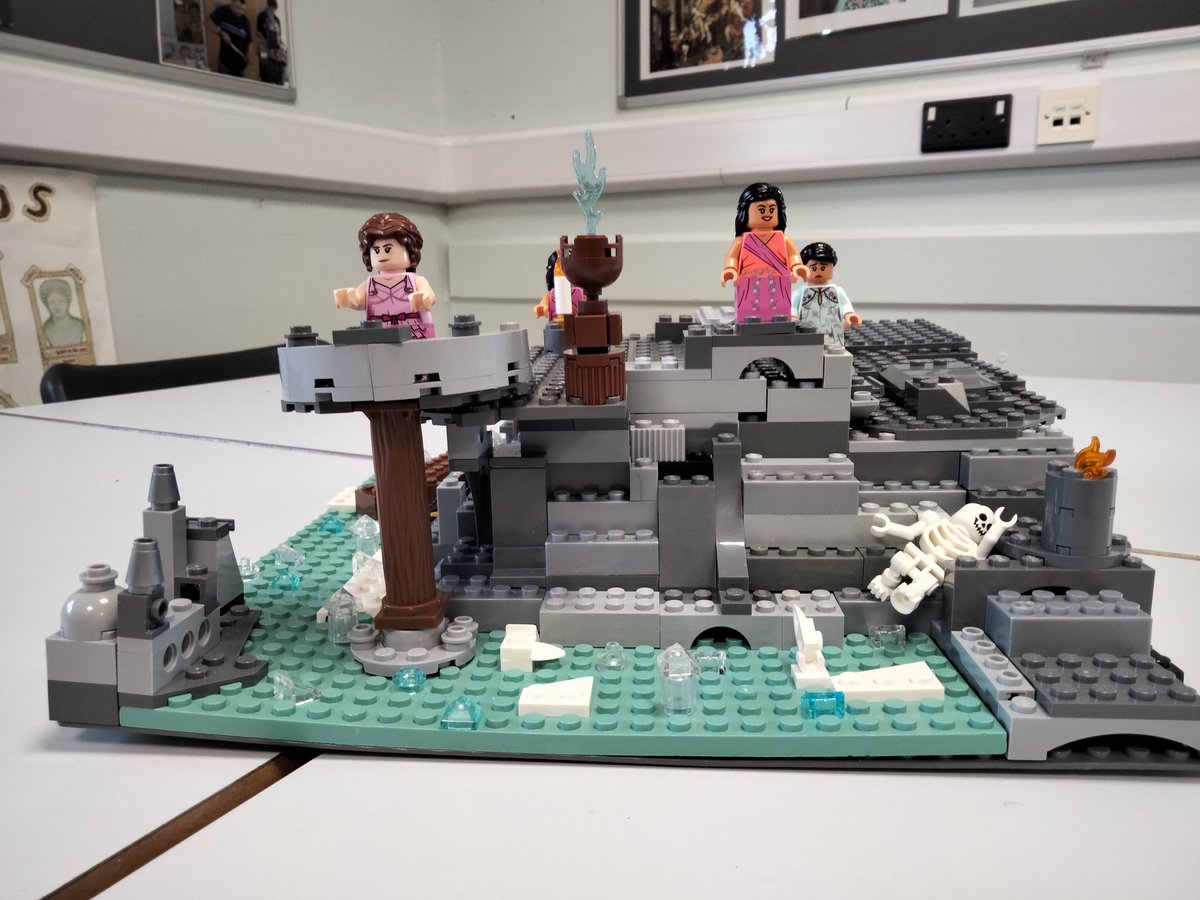 Classics_Shrews's tweet photo. Odysseus and the Sirens #ILCD2022 #ILCD @LegoClassicists @tutubuslatinus @profmcscott https://t.co/NZcc2obRuE