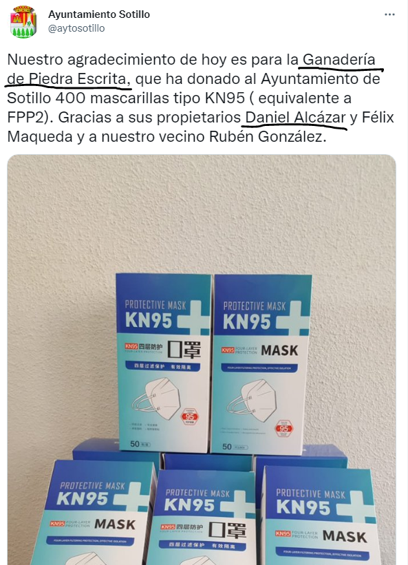 JulianMaciasT's tweet photo. Resumiendo: Daniel Alcazar, ganadero de profesión, y Tomás Ayuso, vendedor de bombillas, amigo y hermano respectivamente de Isabel Díaz Ayuso, han vendido 250.000 mascarillas a 6€ la unidad. Pero no tiene nada que ver que sea el hermano y el amigo de Ayuso. Es todo legal. https://t.co/0MahyBSgD9