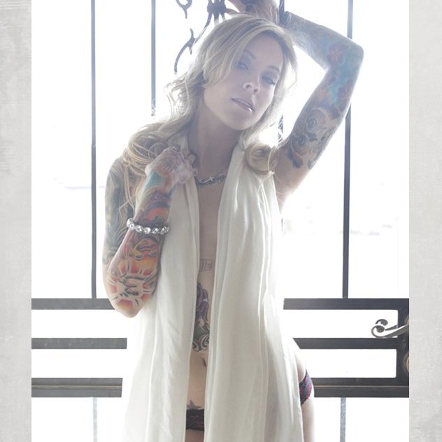 tuliperotica's tweet photo. 👄 Ink N Girls 2 🔥

Buy the Book 🛒 https://t.co/GK6nGfhXPl

#erotic #erotica #eroticabook #books #reading #bookstagram #eroticabooks #tattoo #inked #inkedwomen #erotictattoo #photography #photographybook https://t.co/fc9y8C2m8k
