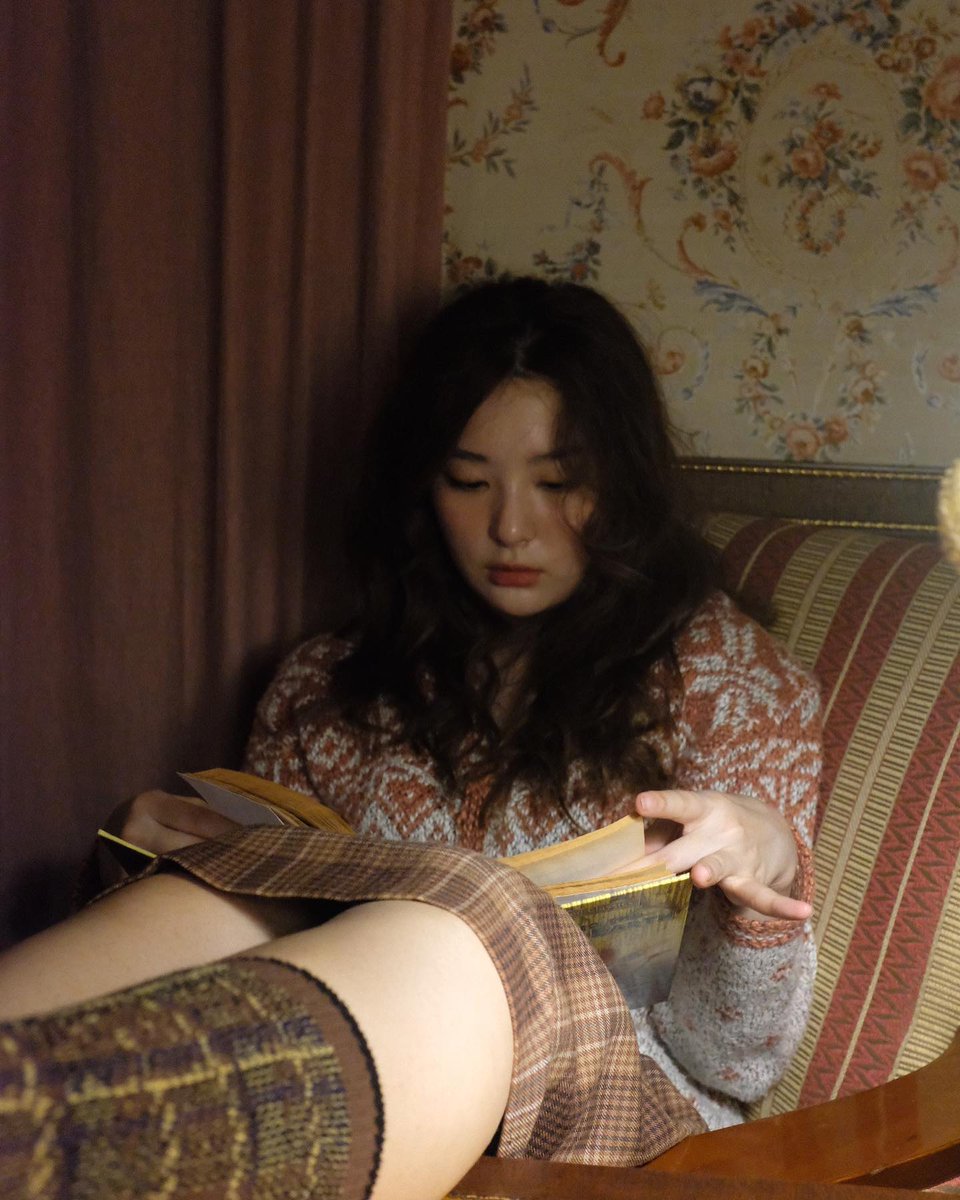 seulgikpics's tweet photo. so in love with her https://t.co/g1NmW413vs