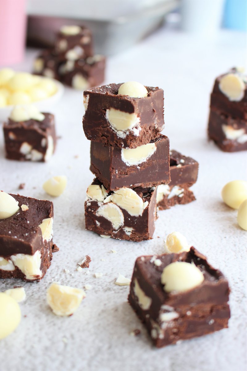Never too early for Easter - We are already excited! 🐰 Check our Dark Chocolate Easter Egg Fudge recipe. They make excellent bite size Easter treats and a great alternative to Easter eggs! See the recipe: spr.ly/6016KphFw