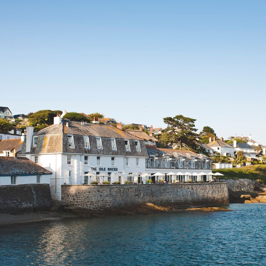 GoodHotelGuide's tweet photo. Oh I do like to be beside the seaside! 

@TheIdleRocks #GoodHotelGuide #beautifulhotels #cornwall #lovecornwall #cornwallviews #swisbest #visitcornwall https://t.co/LKBDljQTWZ https://t.co/3ZYTxkQnJb