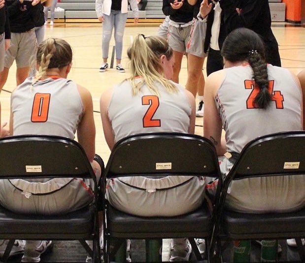 AURavensWBB's tweet photo. 🧡SENIOR DAY🧡
Thankful for these leaders and all they have put in over the past four years. Come celebrate their career and impact at 7:20pm and then watch us take on Manchester at 7:30pm! 
#seniorday #catchourWHIF https://t.co/lDXroIE85i