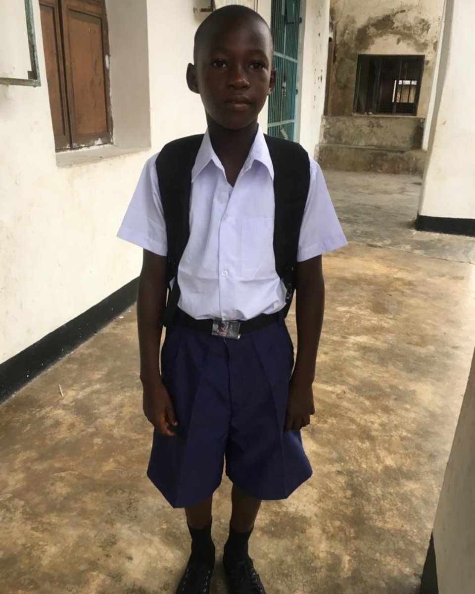 Naziru popped in to the EdUKaid office this week to show off his new uniform and tell us how excited he is to have started a new school year at Mnaida Primary School.

Why not give the gift of education ow.ly/CZKq50HYGb7

#childsponsorship #tolearnistolive #globalgoals