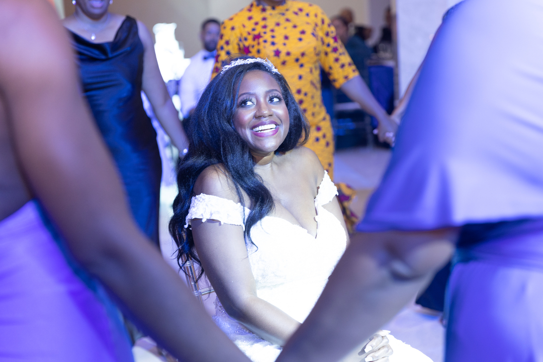 There's nothing quite like being surrounded by your #Sorors. Our <a href="/DSTinc1913/">dstinc1913</a> bride couldn't be happier. #tradition
@SouthernExchangeATL @SEAV_EventTechnology @DesignByTheTable <a href="/JaxonPhotoGroup/">Jaxonphotogroup</a> @TheGreenRoomAgency @LemandiSalon @BridalGirl80 #BridalsByLori <a href="/AllureBridals/">Allure Bridals</a>