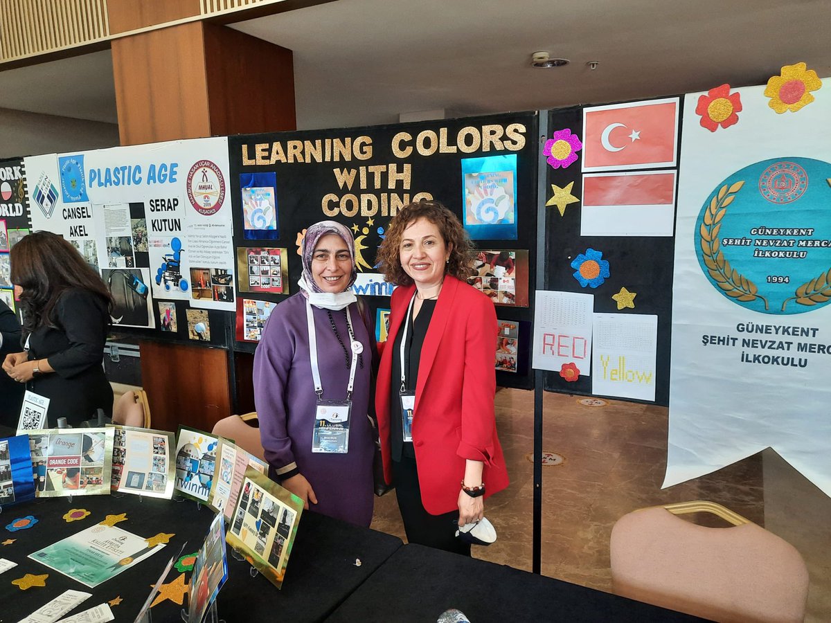 SehitNevzat1's tweet photo. 11.eTwinning Ulusal Konferansı'nda öğretmenimiz Pınar YÜCEL projesini  Yeğitek Daire başkanı Hakan BÖCÜK, eTwinning Türkiye koordinatörü Mehmet Fatih DÖĞER ve UDS ekibine tanıttı.İlgileri için çok teşekkür ederiz.@tcmeb @MersinMEM @toroslarmem @tretwinning @eTwinningMersin https://t.co/QlEXlcGEVk