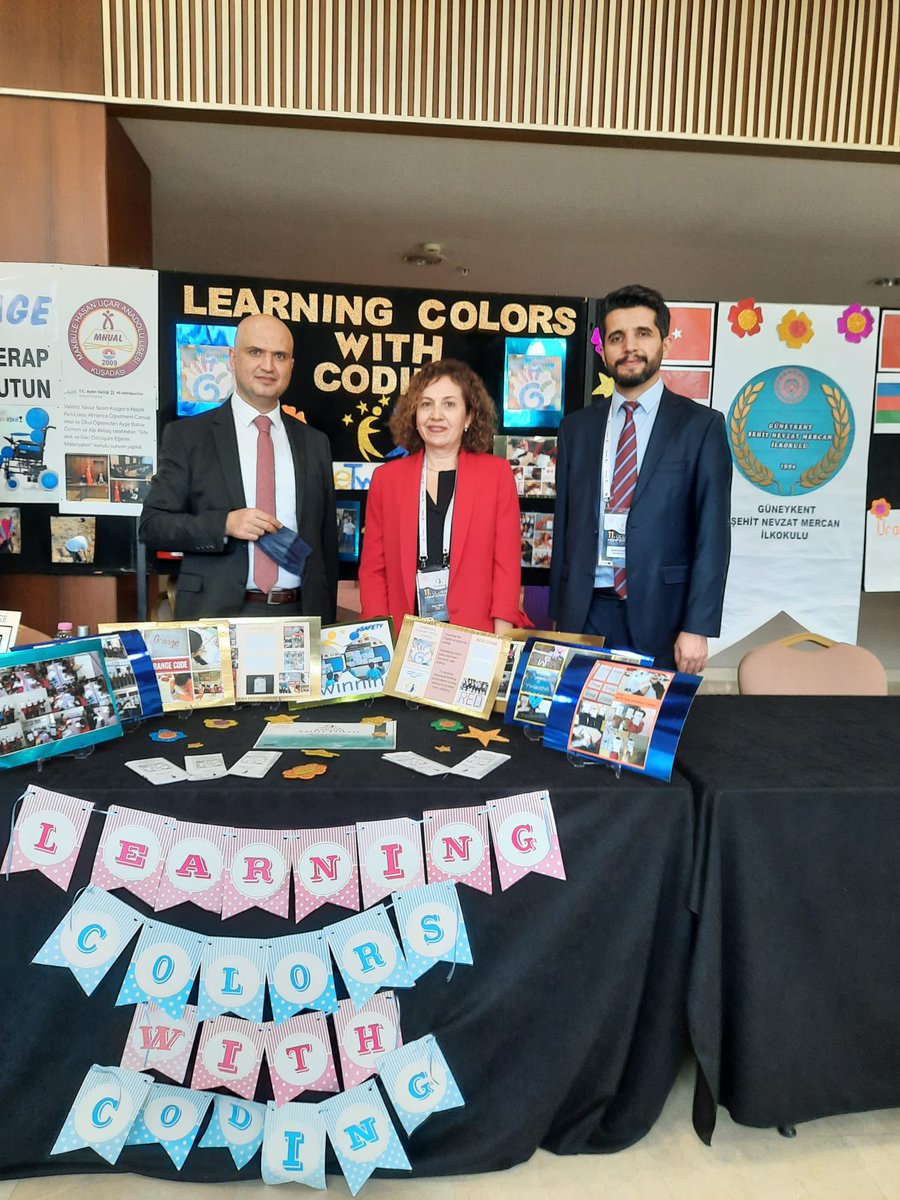 SehitNevzat1's tweet photo. 11.eTwinning Ulusal Konferansı'nda öğretmenimiz Pınar YÜCEL projesini  Yeğitek Daire başkanı Hakan BÖCÜK, eTwinning Türkiye koordinatörü Mehmet Fatih DÖĞER ve UDS ekibine tanıttı.İlgileri için çok teşekkür ederiz.@tcmeb @MersinMEM @toroslarmem @tretwinning @eTwinningMersin https://t.co/QlEXlcGEVk