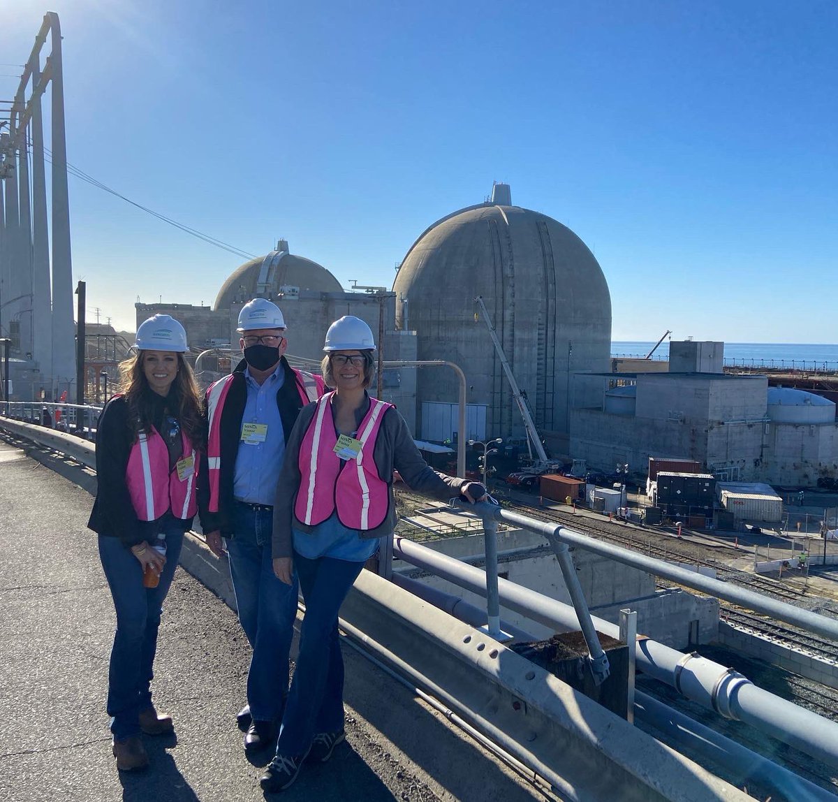 JuliannEdward17's tweet photo. Day in the life of a Nuke Chic ☢️ #nuclearenergy #nuclearcleanup @WomenInNuclear @SCE_SONGS @EnergySolutions https://t.co/lTTcLEhO8I