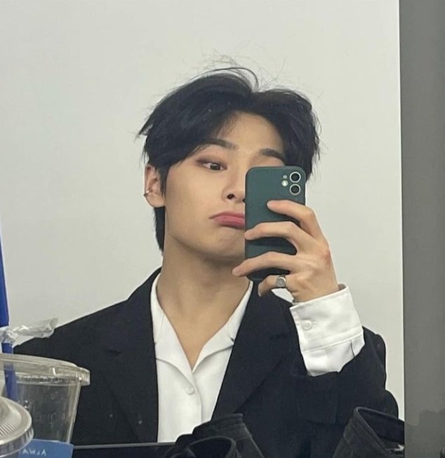 ㅤ

        💿 . . dylan gior alto.
        from <a href="/allurechan/">bea.</a>'s 
        cinco noble series.
        new account but not new to rp.
        rt &amp; like to be mutuals.

ㅤ