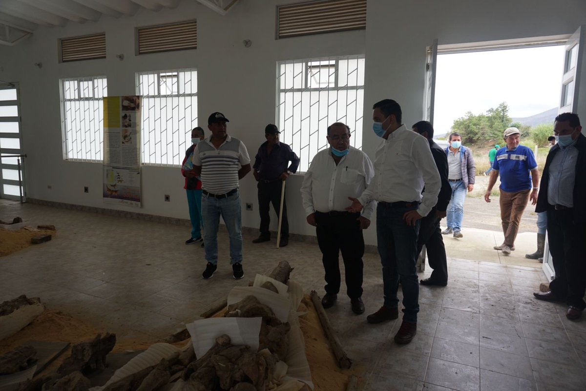 AgenciaTierras's tweet photo. Iniciamos recorrido por Sáchica, Boyacá. Visitamos los predios Vainillas y Juasan. Conocimos los fósiles que harán parte del parque paleontológico. 

#EsConHechos 🇨🇴 https://t.co/NIofUEikoZ