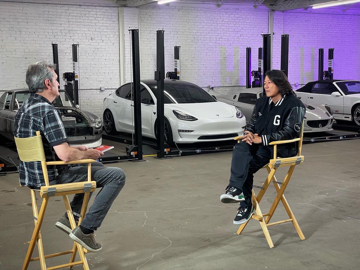 Kuruma_NFT's tweet photo. More behind-the-scenes with @sungkang & Paul Laguette during our shoot at #AutoConduct 👀 We can’t wait to share some incredible stories from Paul as we launch this NFT Collection based on his work for @racermag 🏎💨 #kurumanft #racer #solana #solananft #holaplex #crypto https://t.co/kFiRSclQgo
