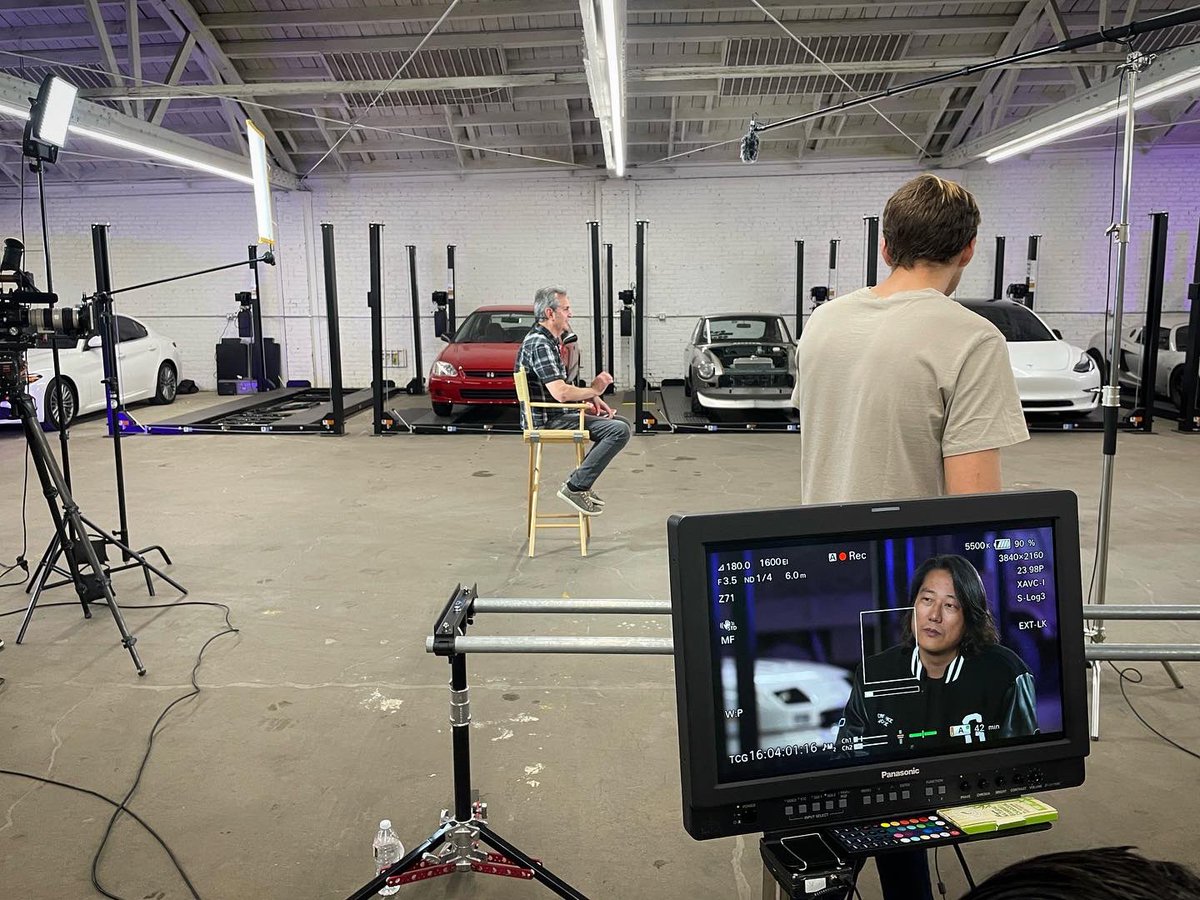 Kuruma_NFT's tweet photo. More behind-the-scenes with @sungkang & Paul Laguette during our shoot at #AutoConduct 👀 We can’t wait to share some incredible stories from Paul as we launch this NFT Collection based on his work for @racermag 🏎💨 #kurumanft #racer #solana #solananft #holaplex #crypto https://t.co/kFiRSclQgo