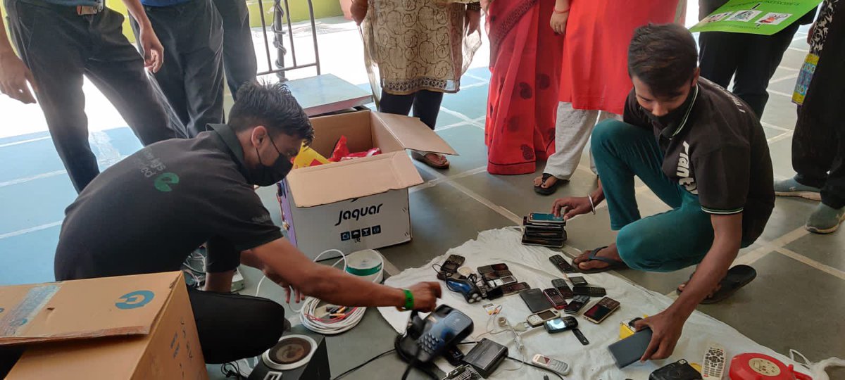pkdhillon08's tweet photo. #EWaste &amp;Work-from-home,
Became a #Covid trend.
Student led  #ServiceLearning,
Project was only way 2 end. 
4 #EWaste #Recycling,
Students stood up all in haste.
Thus, was born #International,
#Project #RiseUp4Ewaste! 
Thanks @sumanksood 4EwasteDrive #TechForGood @HulladekR #ISTE https://t.co/R1nSPZOECT
