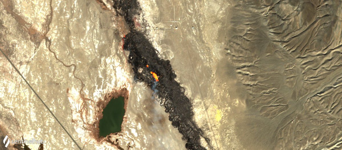 WED_explorer's tweet image. 🔥#AirportFire in the Owens Valley of #California.
©️The script published by @Pierre_Markuse
🛰@sentinel_hub #CustomScripts