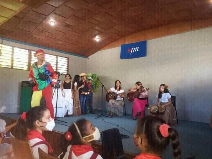 granma_ujc's tweet photo. #ProvinciaGranma #OrgullosoDeSerIntructorDeArte #UJCGranma https://t.co/ciiLbL8Z2N