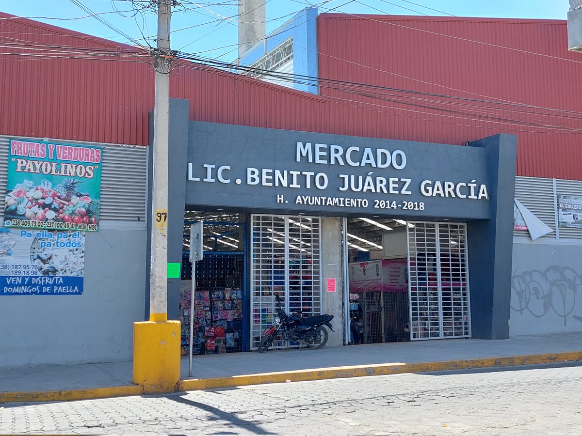 Susana_V_Gil's tweet photo. Debido a la pandemia y por su ubicación, el mercado Benito Juárez en #Tehuacán sigue sin ser un punto de venta importante.
Y es que a pesar de que lleva 4 años en funcionamiento, todavía no cuenta con el flujo de compradores deseado por los locatarios. https://t.co/KmJm6UB1er