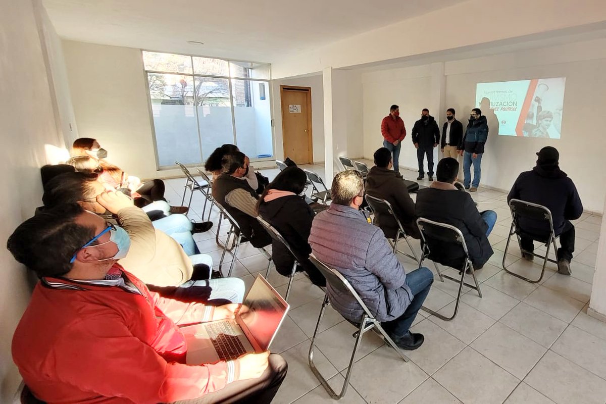 HumbertoZurita_'s tweet photo. 📍 #PuebloNuevo | Aquí hay un sólido equipo de priistas que demuestran diariamente el compromiso por su tierra y por su gente. Con trabajo, organización y disciplina vamos a refrendar la victoria. #VaXDurango
#SíPodemos
#ActivismoPRI https://t.co/NUkHM2ap2a