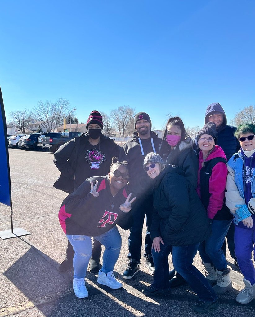 719Elevate's tweet photo. Team Elevate partnered with the United Way to help pass out food to the community during the Central Region Day of Service. The power of collaboration in action. https://t.co/3OoDmyLKnc