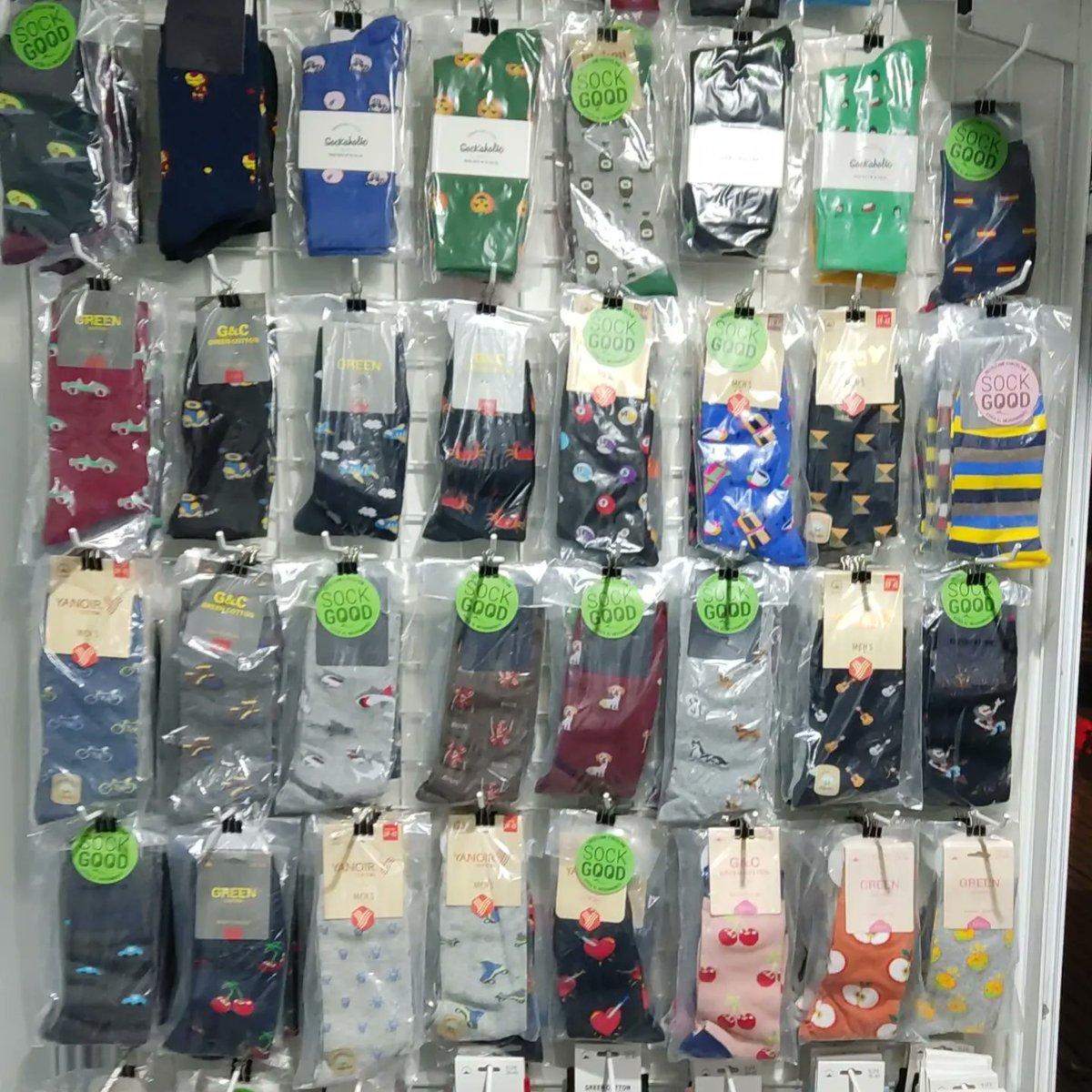 DadosFuera's tweet photo. Aquí estamos en la I Feria del Stock en el Paseo de Cánovas https://t.co/cxwyNrcFy3