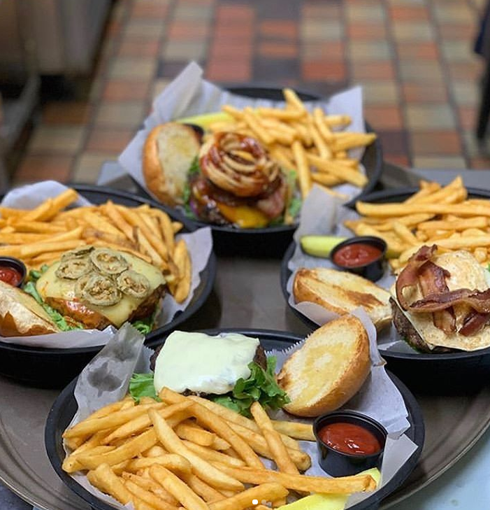 BootleggersTroy's tweet photo. The perfect meal is always within reach at Bootlegger's🙌👌
.
🍽️Open for Indoor Dining
🚗Delivery available on #GrubHub
.
#BootleggersOnBroadway #Bootleggers #TroyNY #TroyEats #NYBeer #NYFoodie #Foodie https://t.co/6E4aRoq2ot