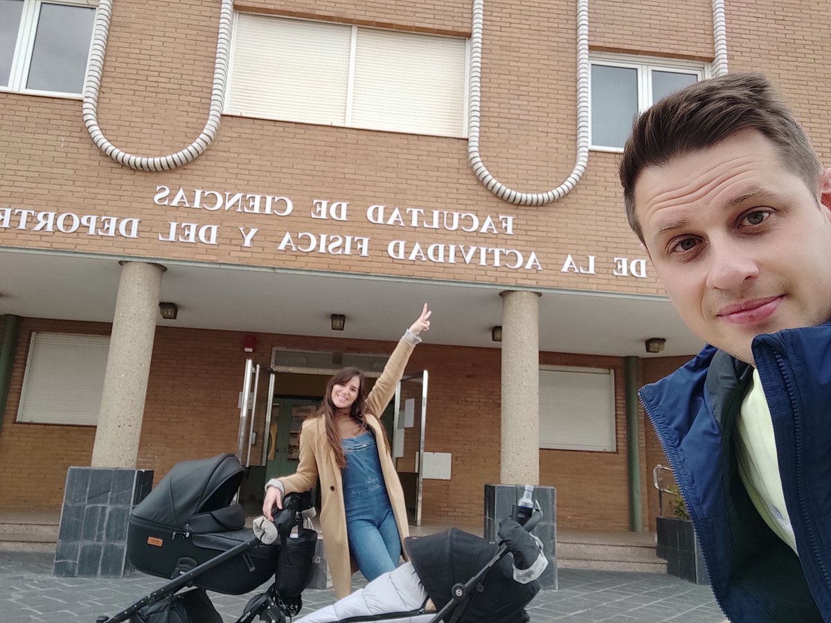dhortiguela1's tweet photo. Volver al sitio en el que nos conocimos hace 18 años, ya como docentes universitarios, pero, sobre todo, como familia de 4, es un auténtico regalo 🥰👩‍❤️‍👨🏊🤸🏃 @FcafdLeon https://t.co/AQgD9EYBfZ
