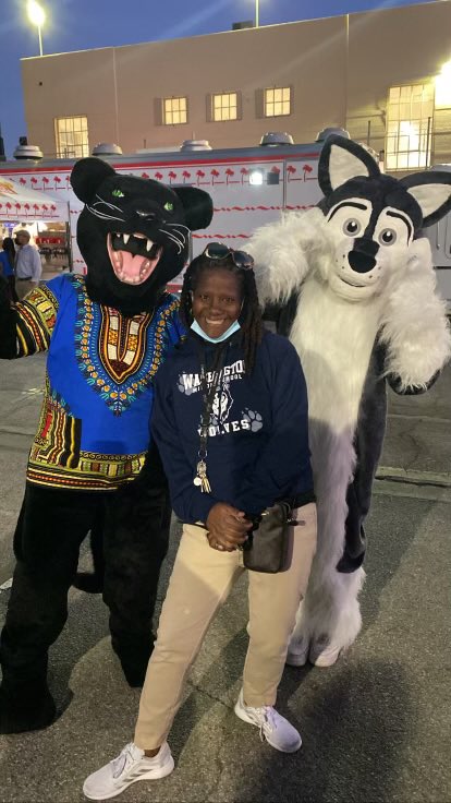 WmsWolveslb's tweet photo. WMS celebrating Black History Month! Thank you @HabitatLA and Washington Neighborhood Association for your amazing partnerships! ✊🏾🐾 https://t.co/pL1IPz4rHq