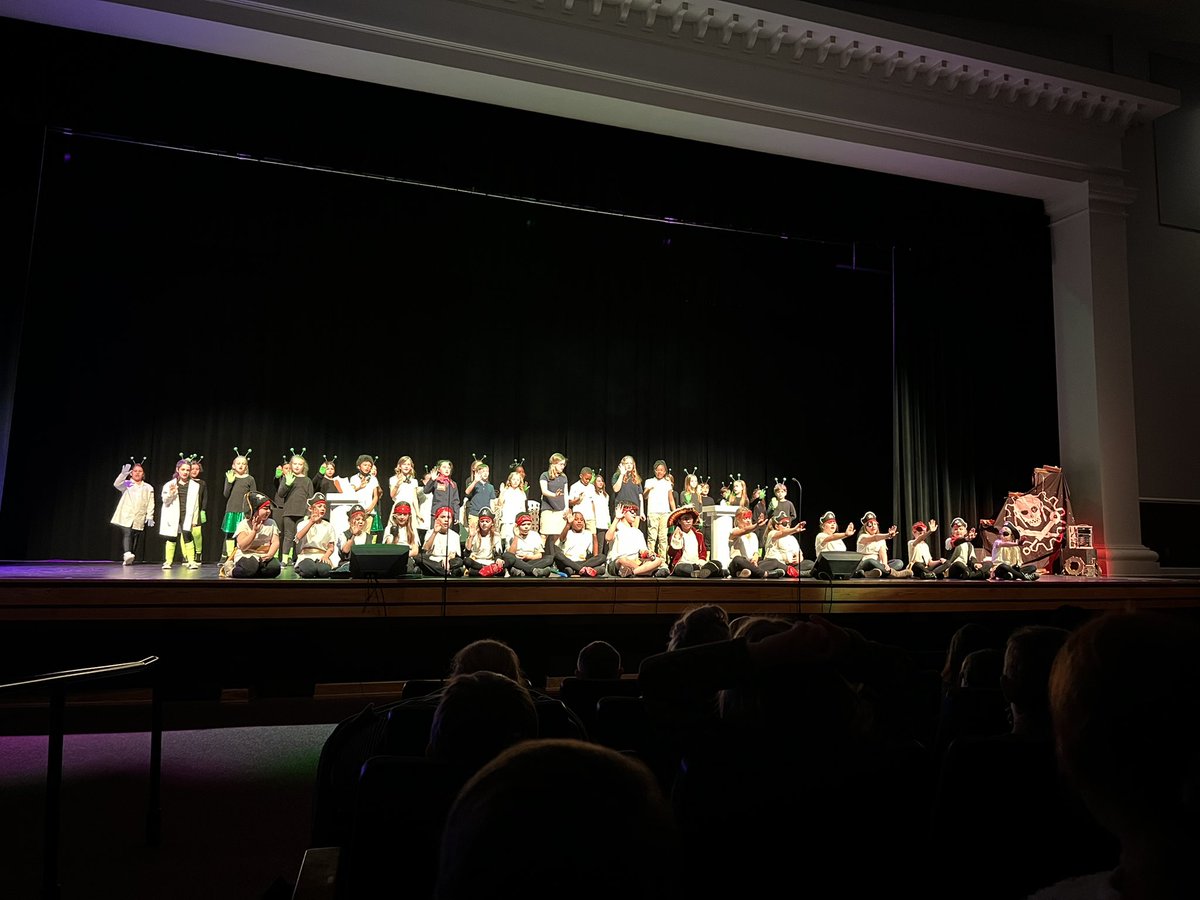 kvdriskell15's tweet photo. Soo proud of our students who performed in the Space Pirates play @TGScottElem They did phenomenal job! Thank you @lynneth_whitten for all your hard work! https://t.co/sJE9gDdzTa