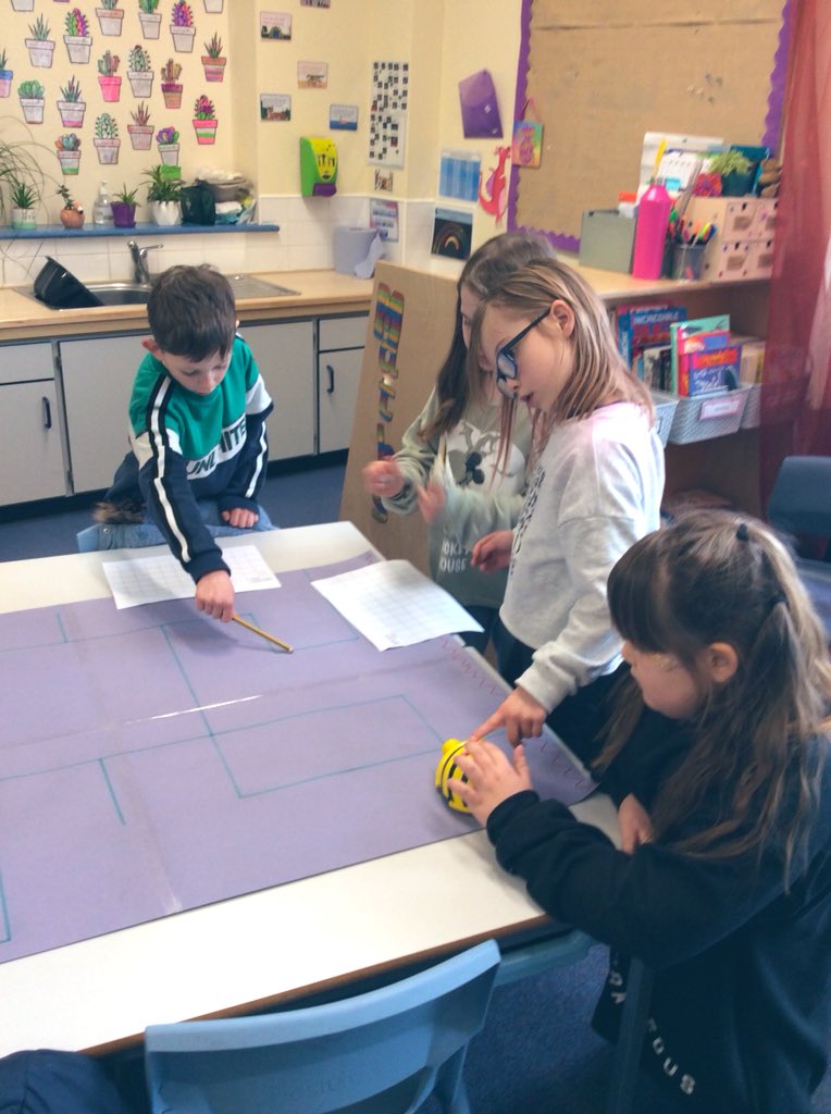 staynorHprimary's tweet photo. Team Derwent did a fab job of coding the #Beebots to march from the Roman settlement to the barbarian settlement by writing an algorithm! @eboractrust #staynorcomputing @MrReevesKemp @MissHaigh_ @clint_lees @CodeClub @GirlsWhoCode @codeorg @scratch https://t.co/h5wl26TSpk