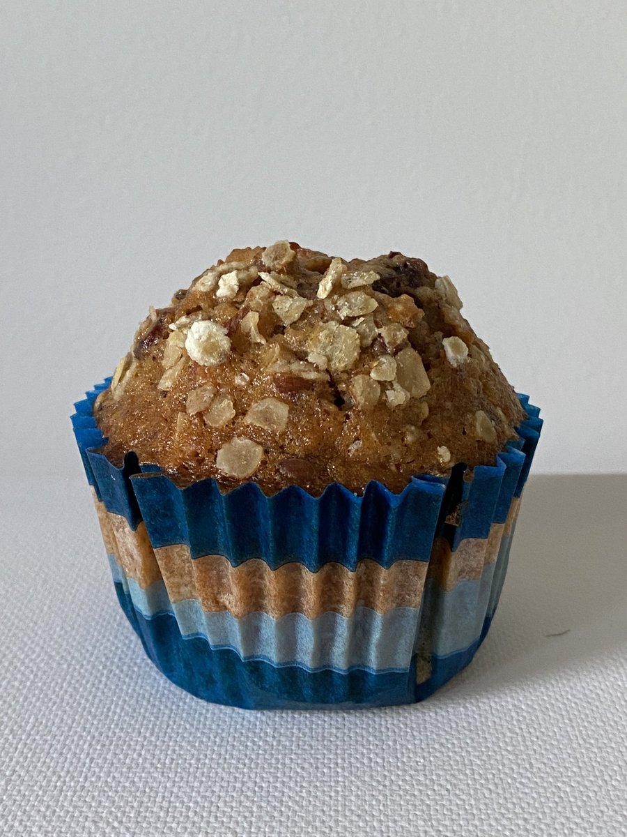 mfoodandtravel's tweet photo. Morning Muffins for this stormy day! @FABflour #TwitterBakeAlong #fibrefebruary @Rob_C_Allen @thebakingnanna1 #muffin #fruitandnut #fridaybaking https://t.co/5EIKmPGcAB