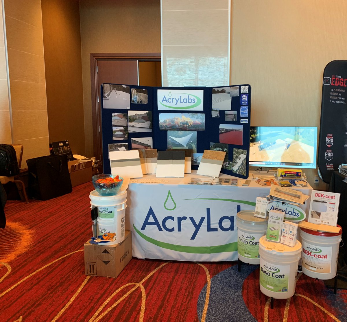 AcryLabs tweet media